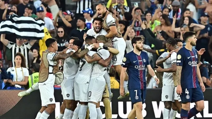 Botafogo giành chiến thắng bất ngờ trước psg